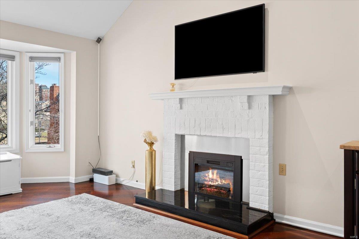 4454 Lindell Boulevard Unit: 28