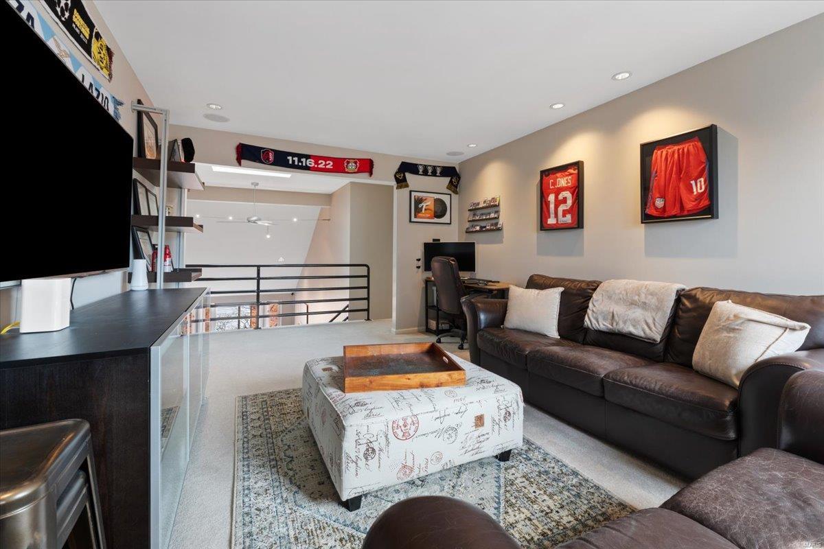 4454 Lindell Boulevard Unit: 28