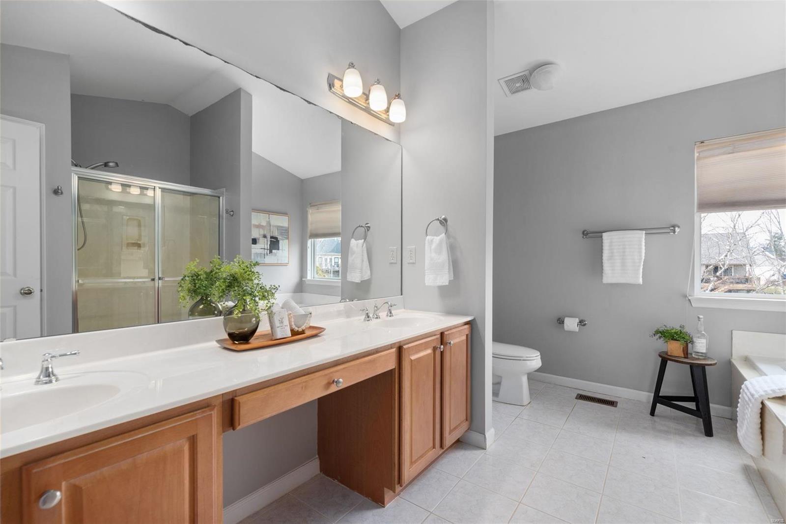 837 Summit Glen Court