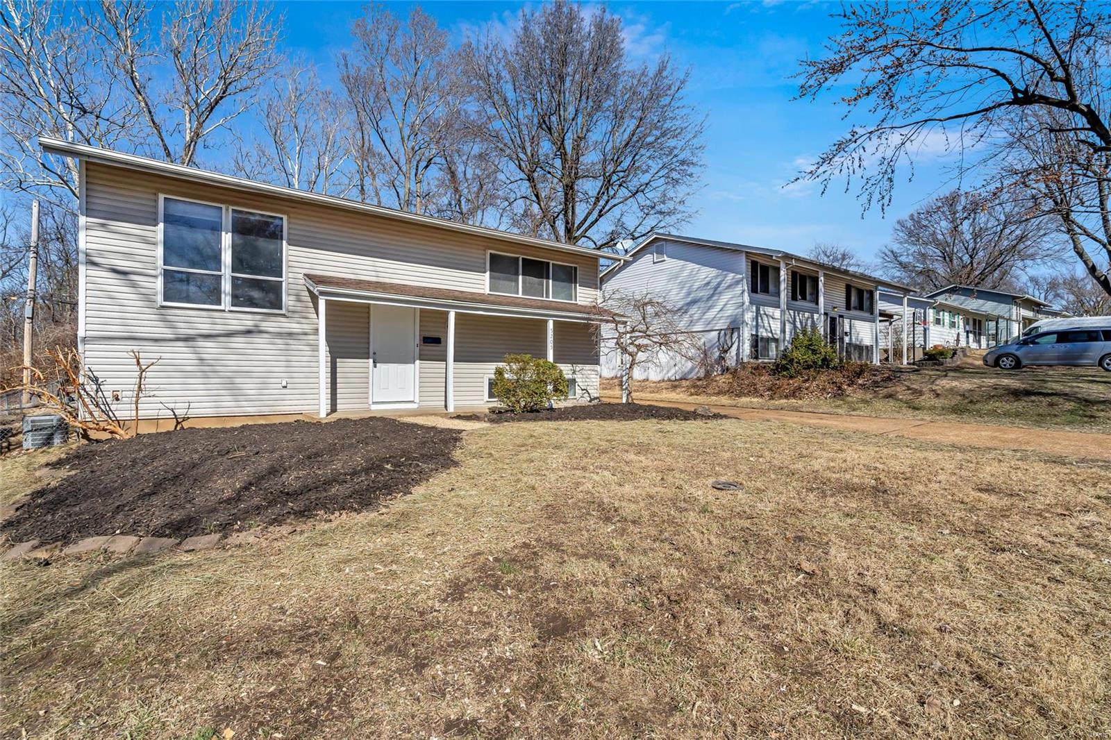 5205 Ville Cecelia Lane