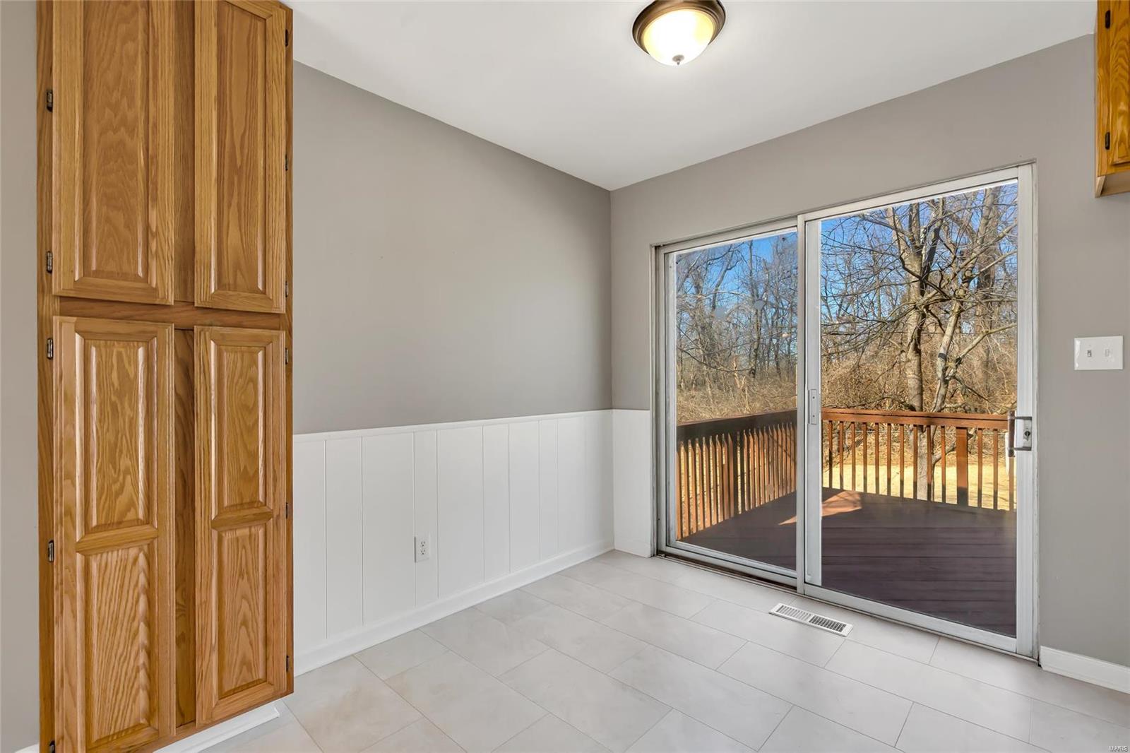 5205 Ville Cecelia Lane