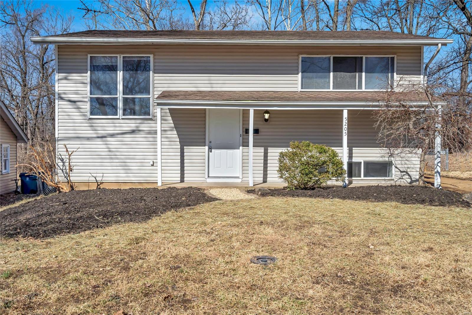 5205 Ville Cecelia Lane