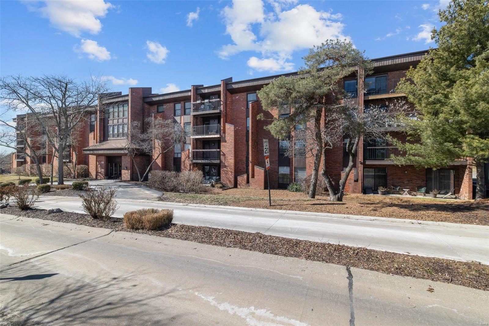 585 Coeur De Royale Drive Unit: 305