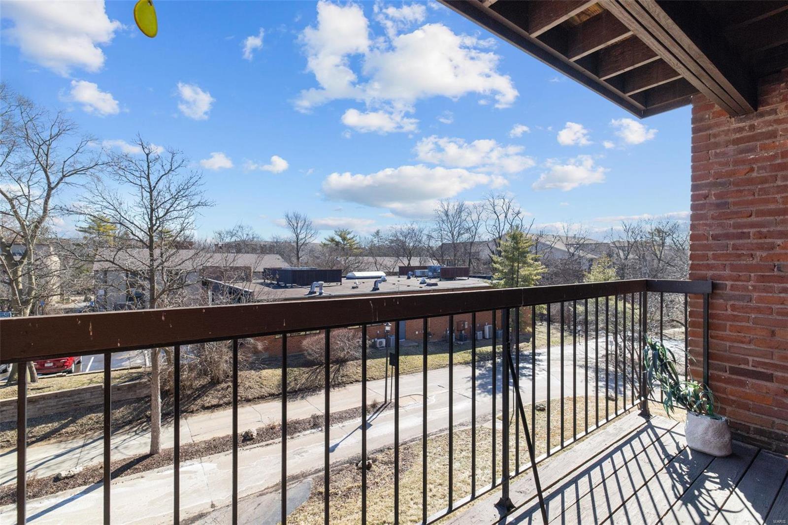 585 Coeur De Royale Drive Unit: 305