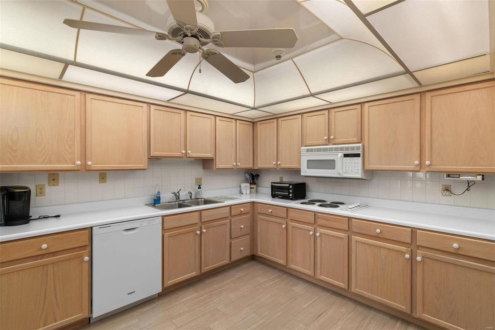 585 Coeur De Royale Drive Unit: 305