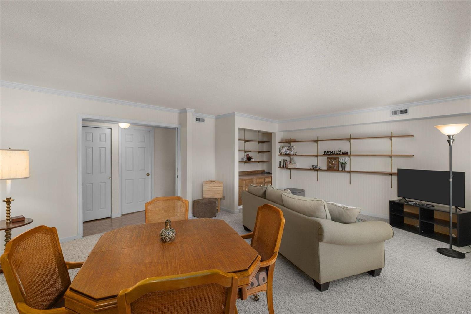 585 Coeur De Royale Drive Unit: 305