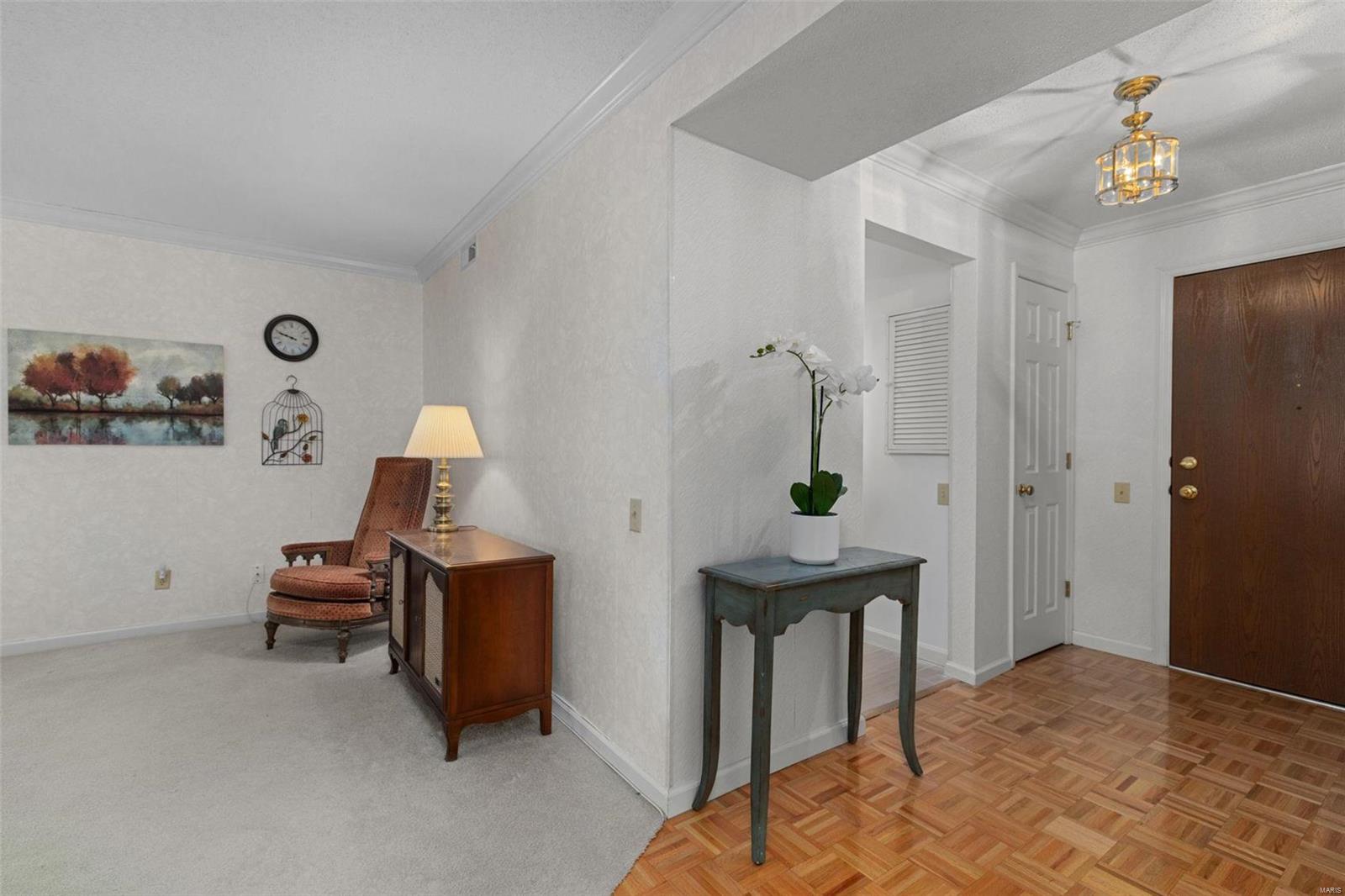 585 Coeur De Royale Drive Unit: 305