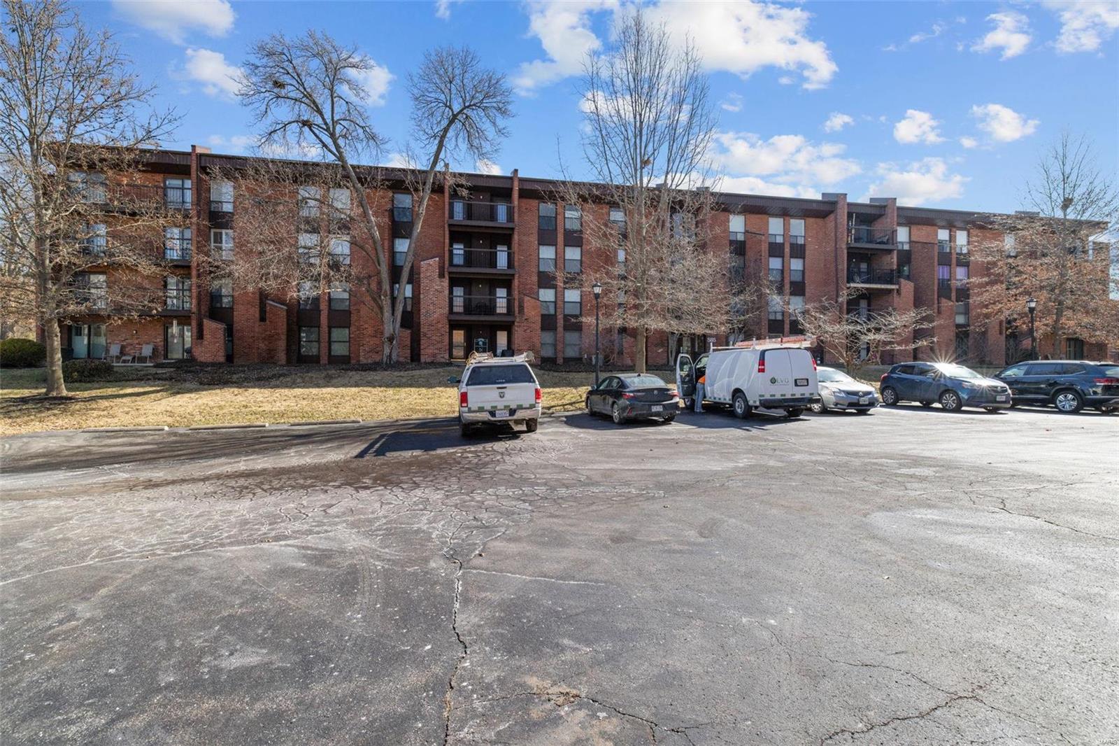 585 Coeur De Royale Drive Unit: 305