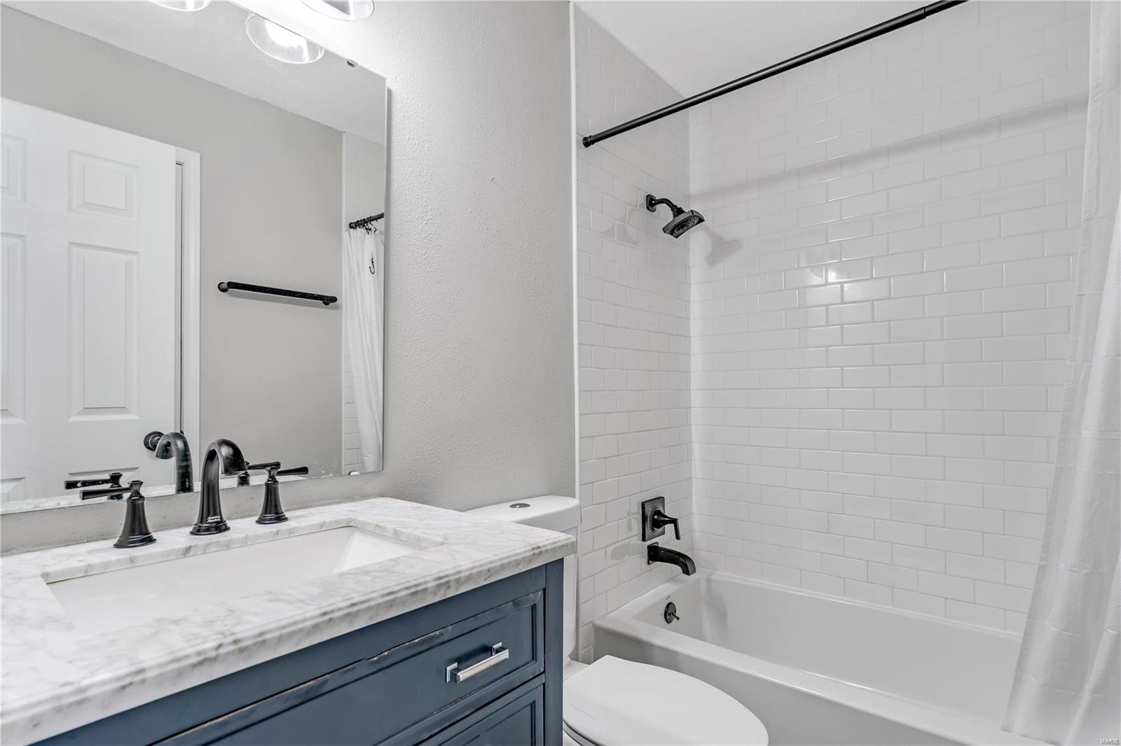 11203 Sherwood Oak Court