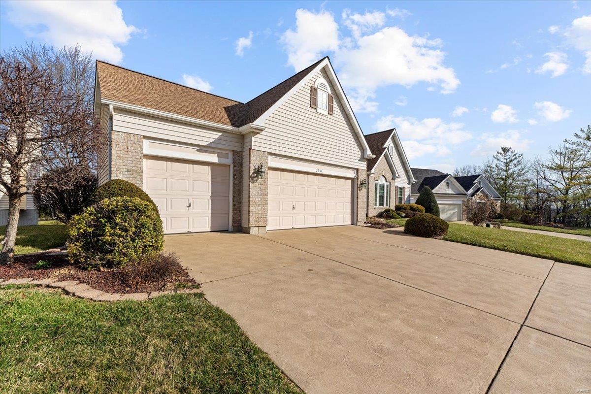 2937 Fox Bluff Drive