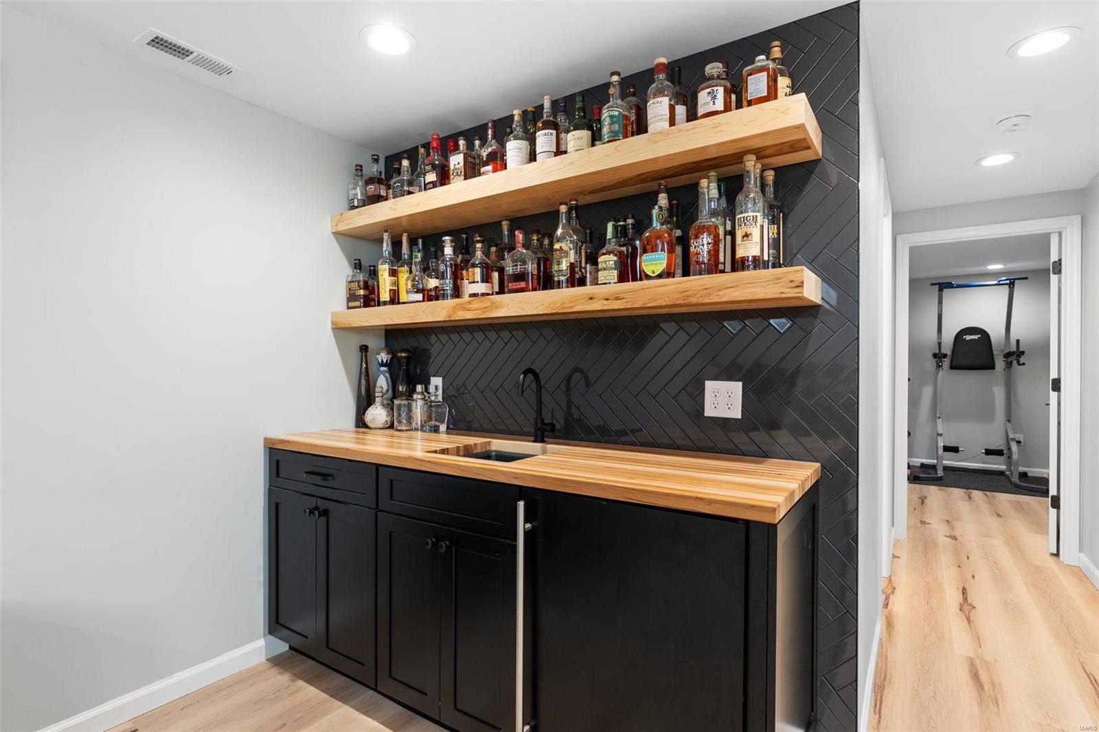 411 W Woodbine Avenue