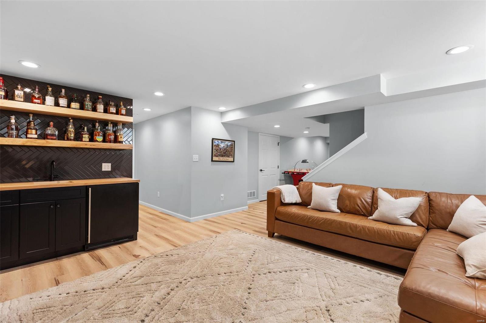 411 W Woodbine Avenue