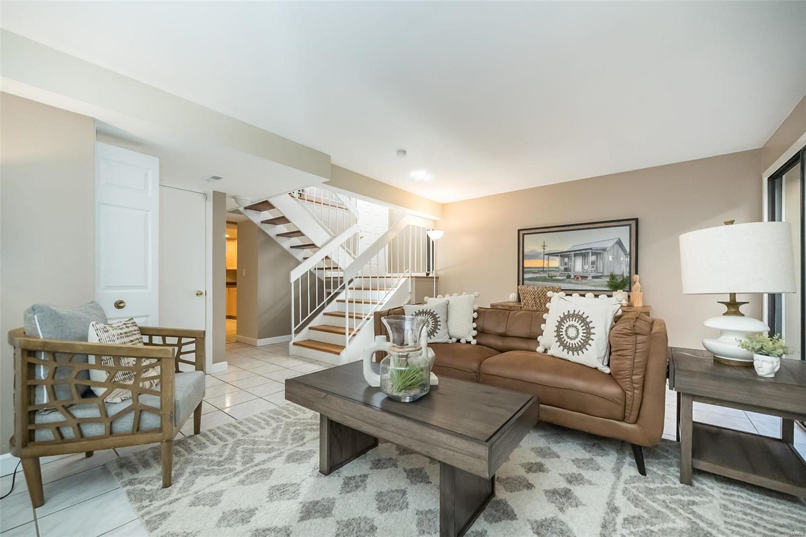 101 West Pine Place Unit: 8