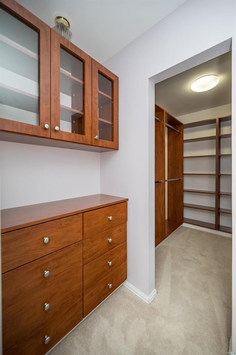 101 West Pine Place Unit: 8