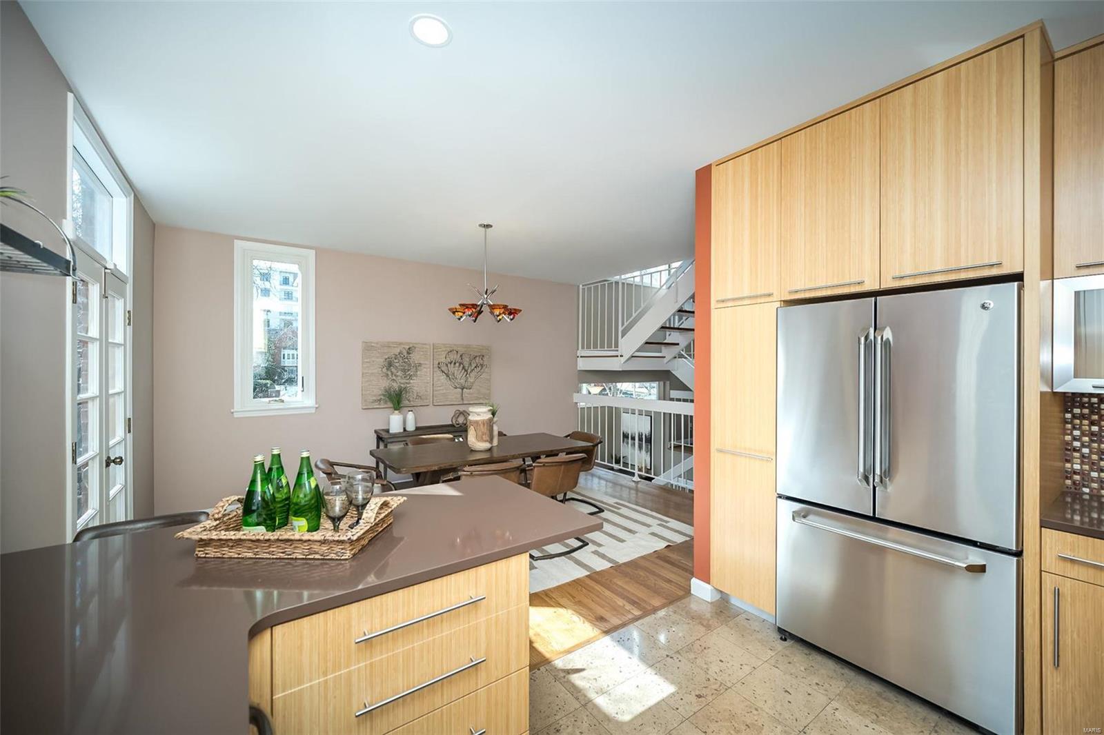 101 West Pine Place Unit: 8