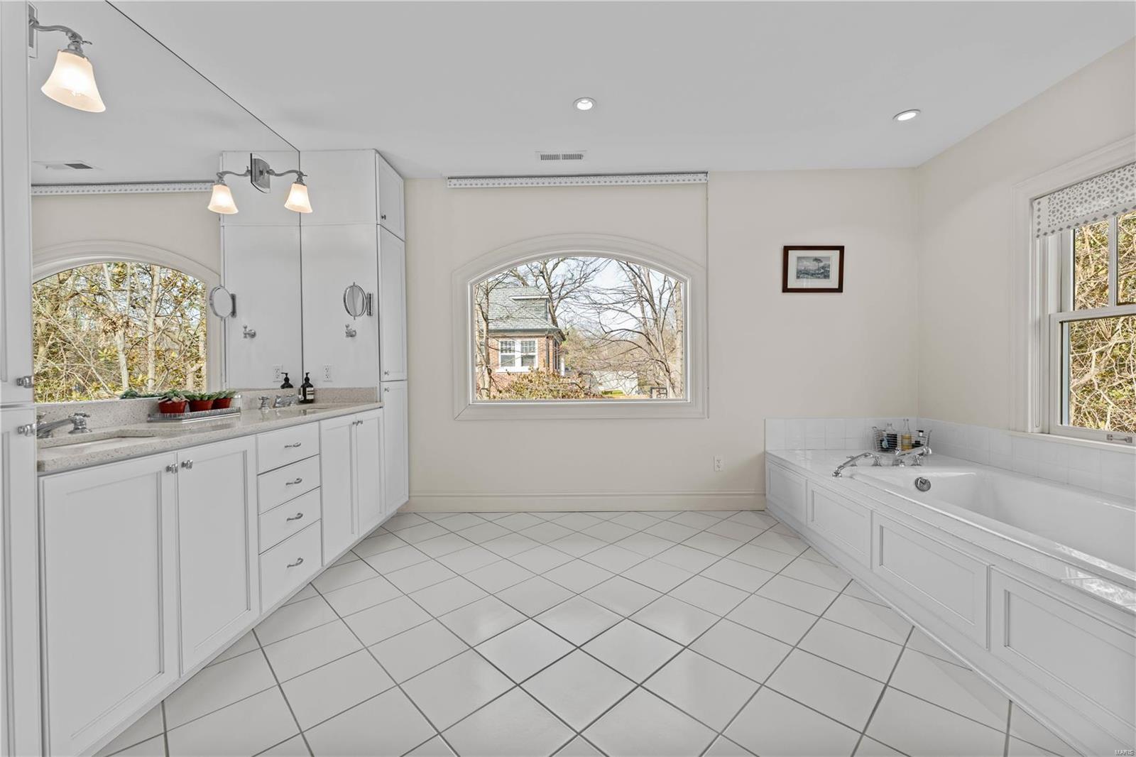 6317 Wydown Boulevard