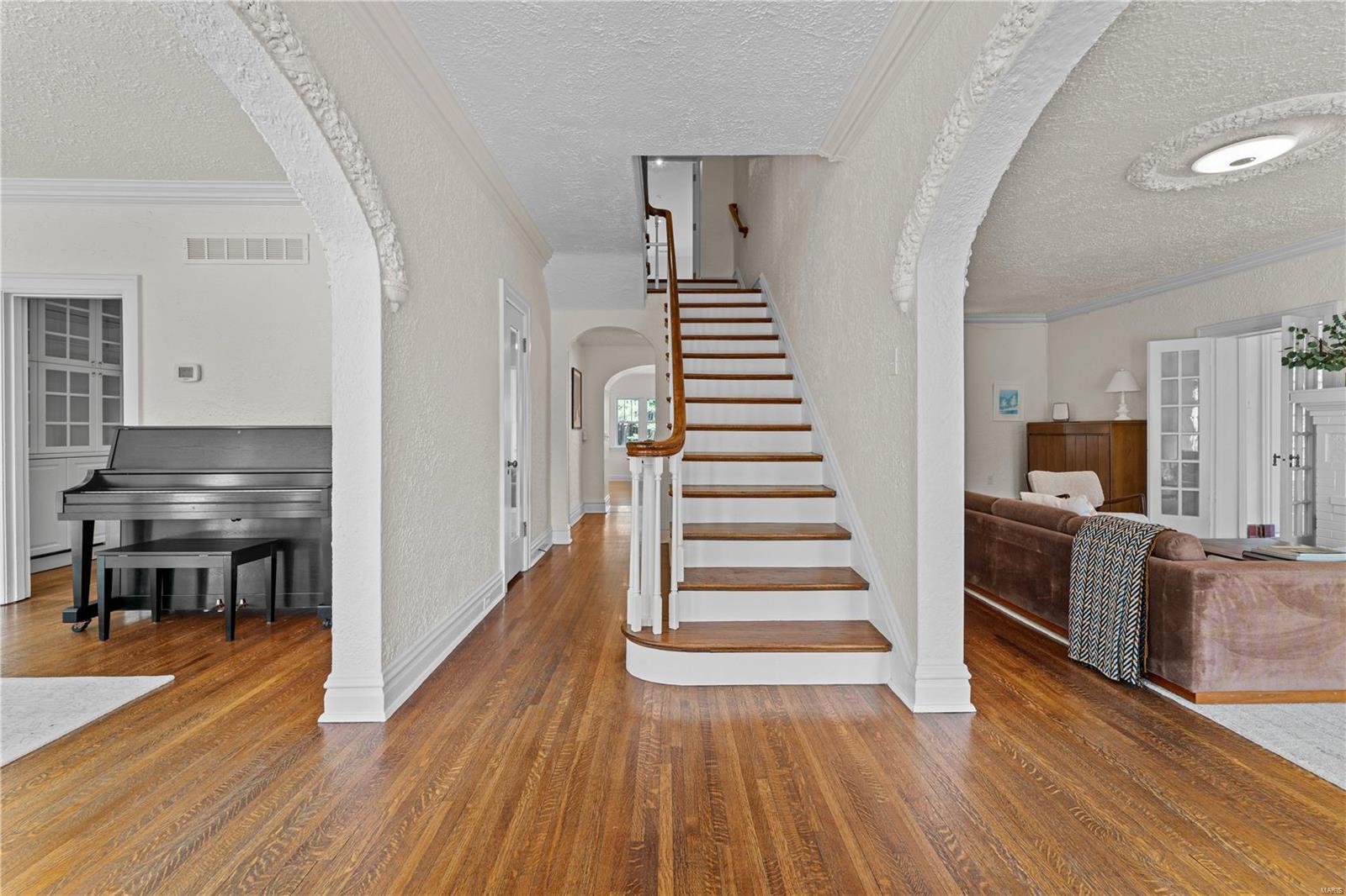 6317 Wydown Boulevard