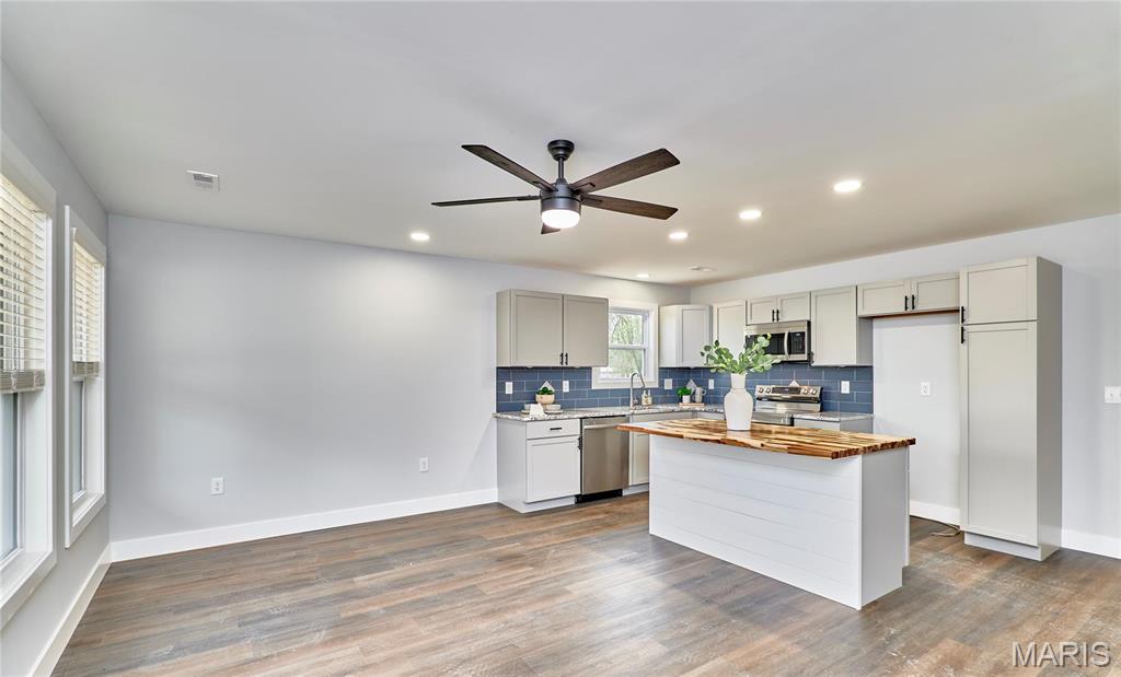 117 North Illinois Street