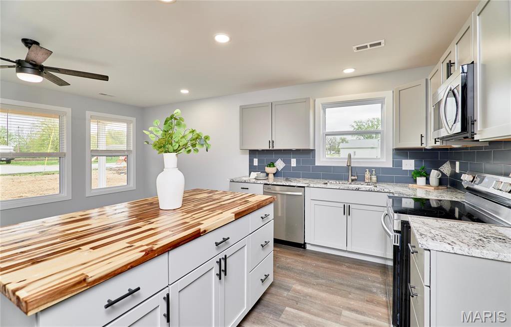 117 North Illinois Street