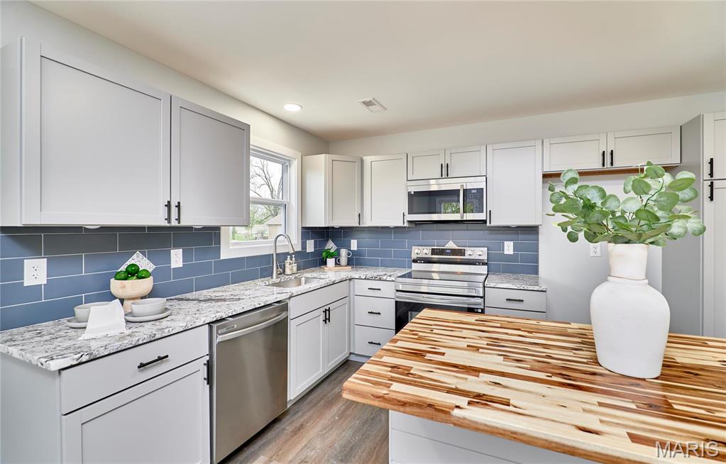 117 North Illinois Street