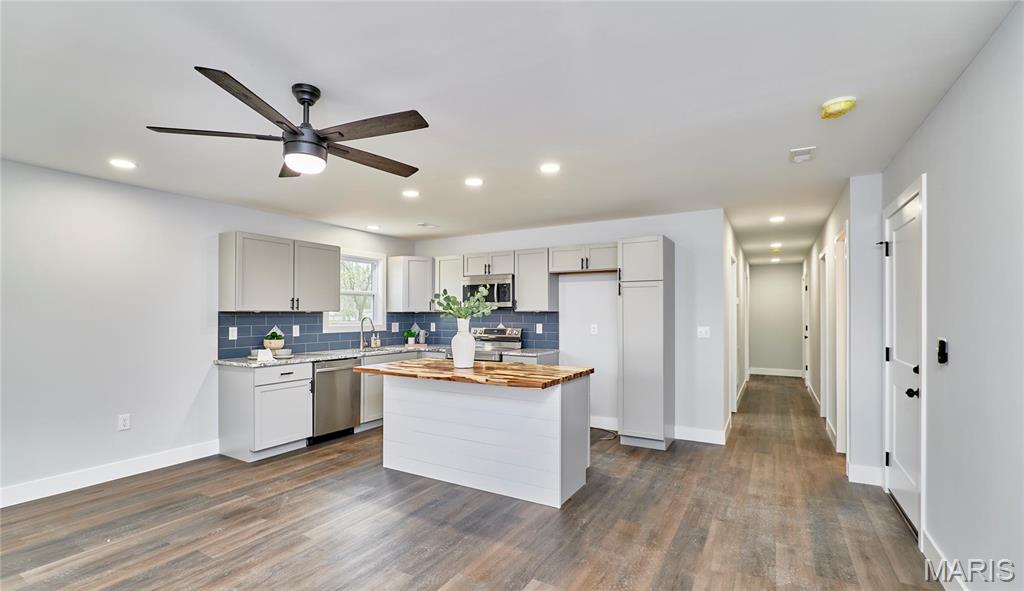 117 North Illinois Street