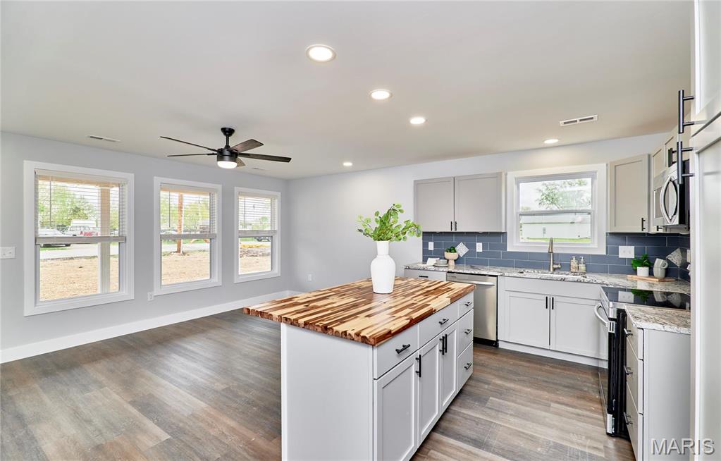 117 North Illinois Street