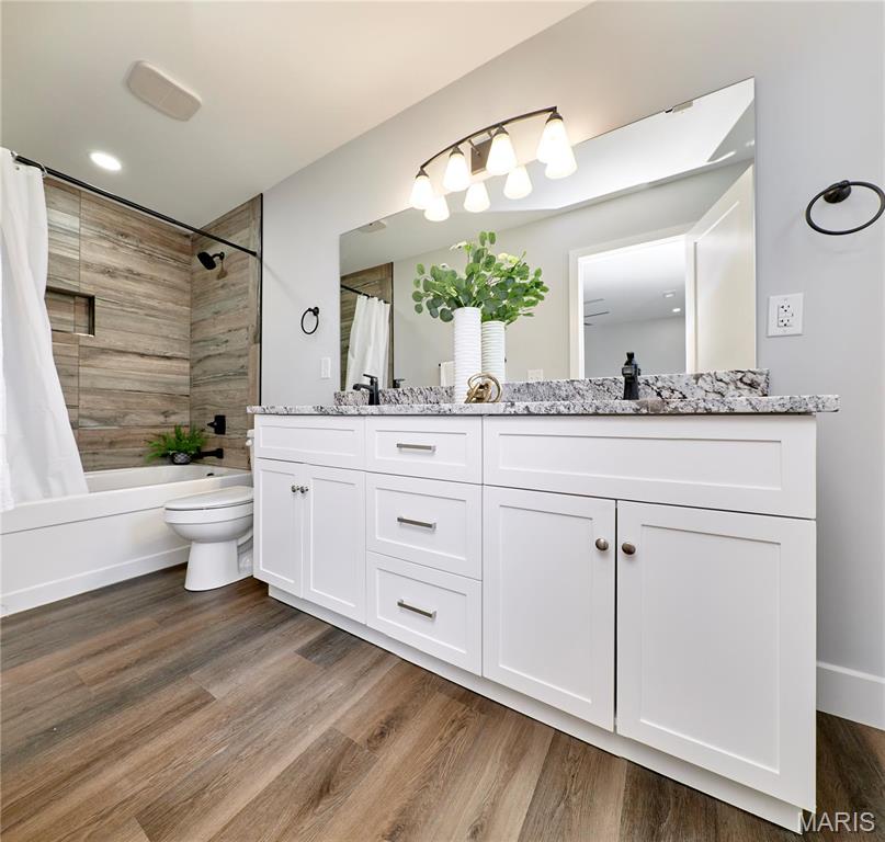 117 North Illinois Street