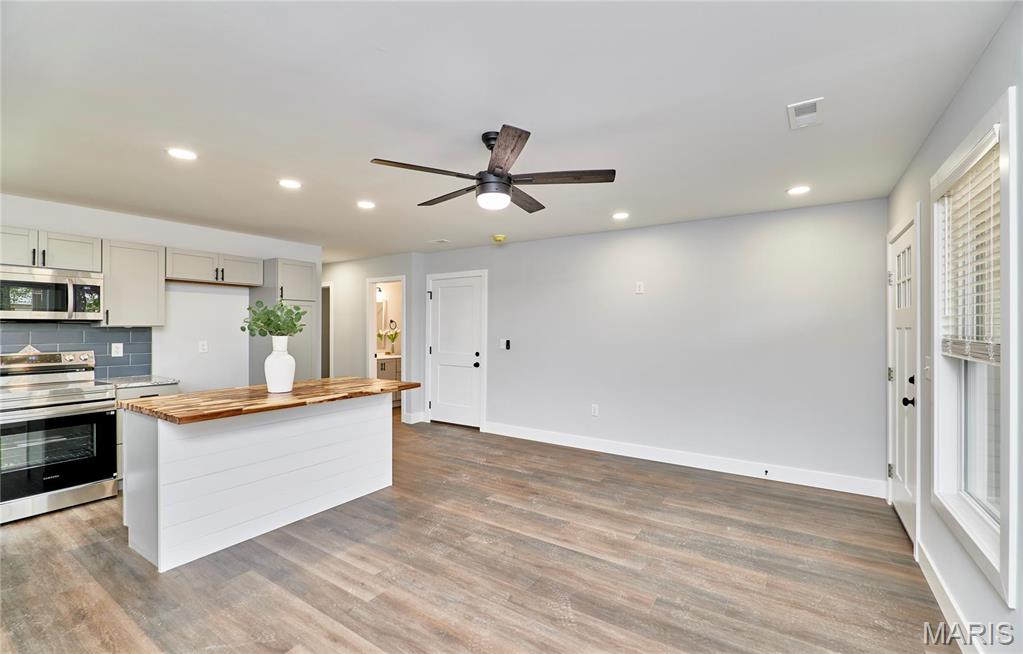 117 North Illinois Street