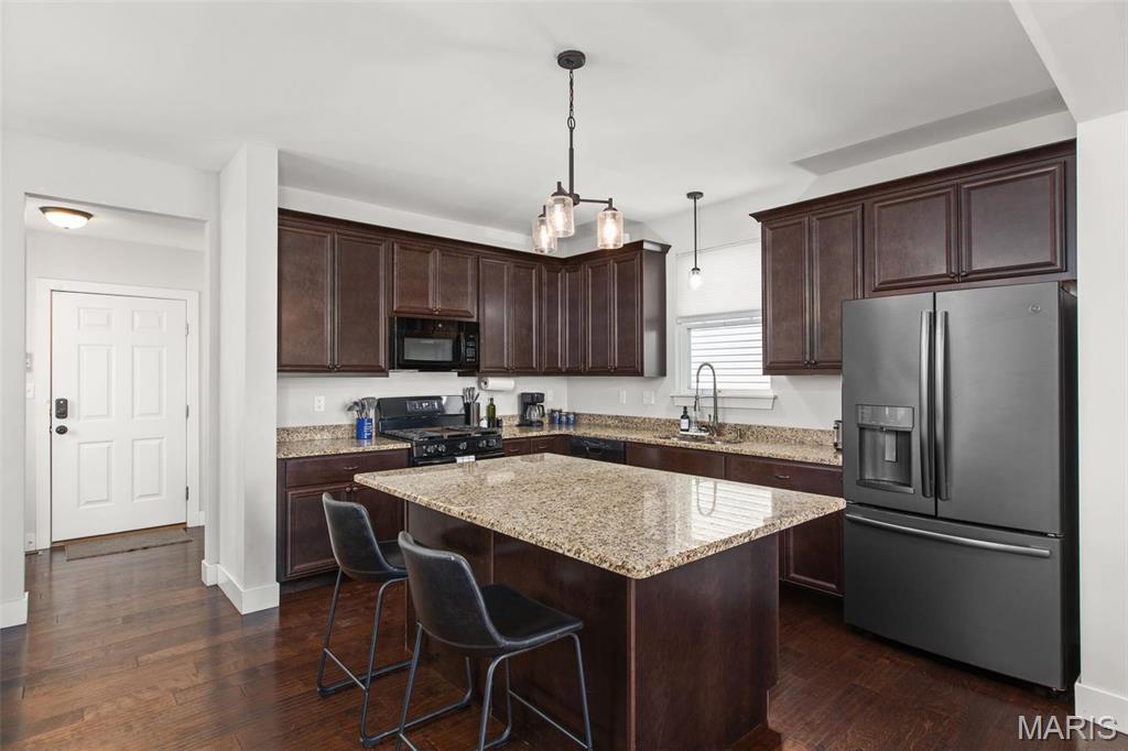 3208 Henrietta Street