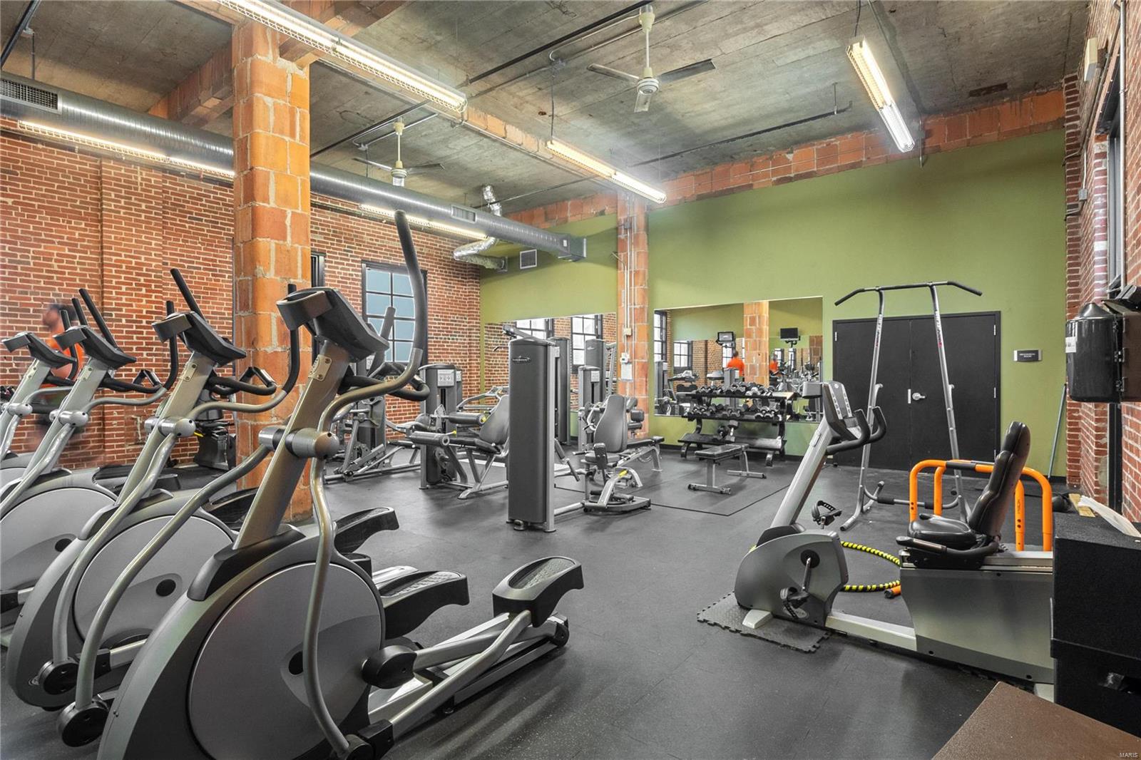 1520 Washington Avenue Unit: R611