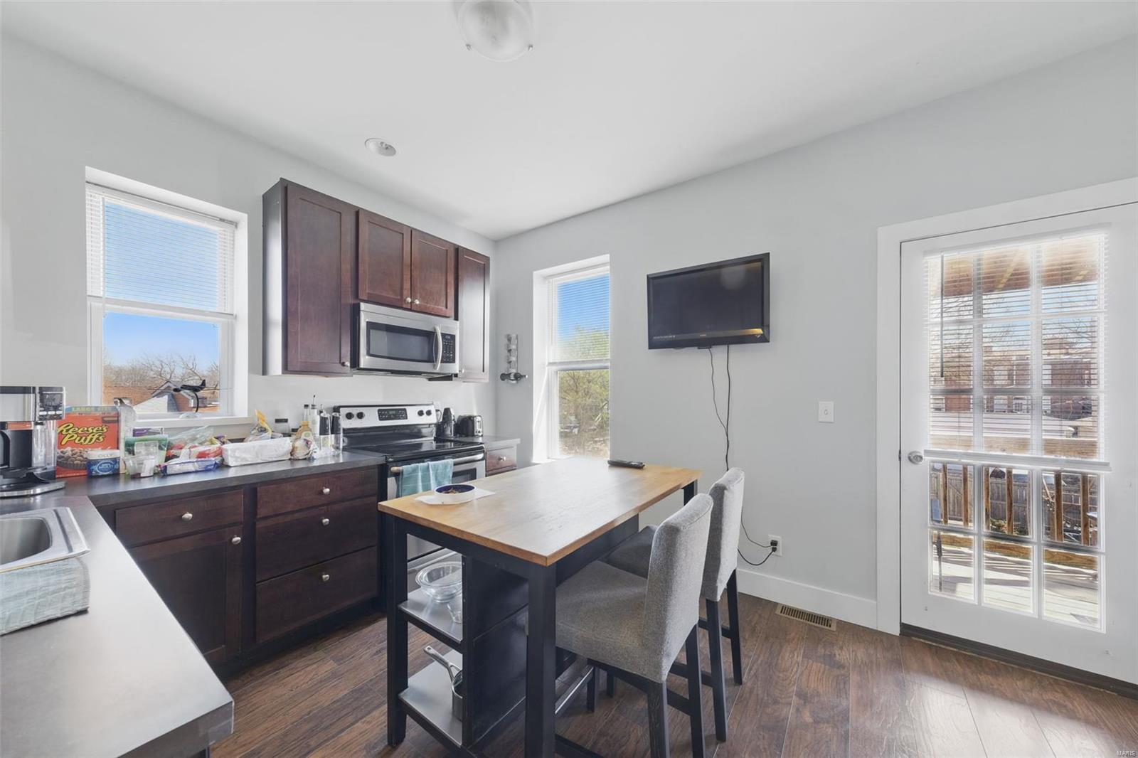 3414 S Spring Avenue