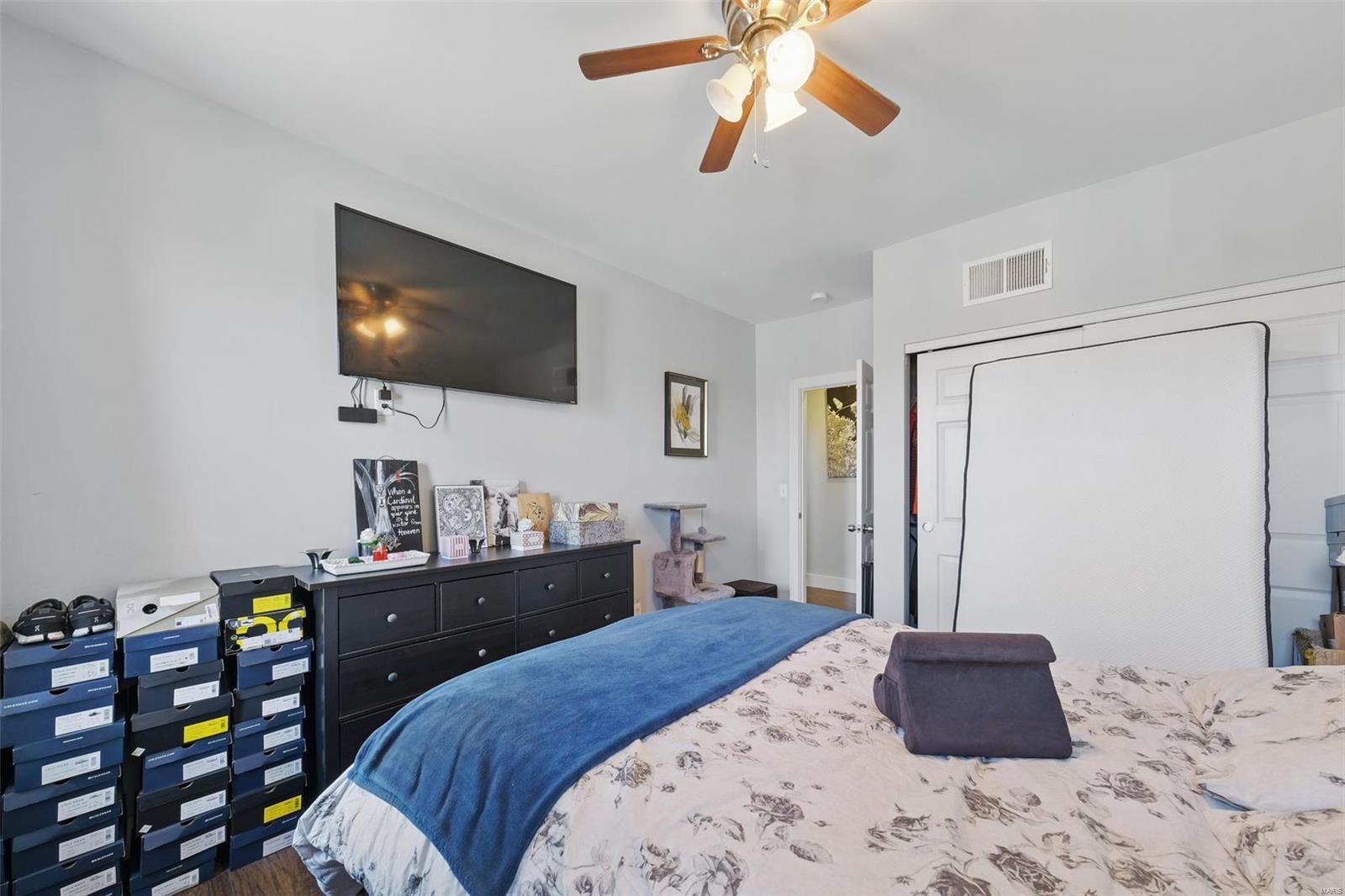 3414 S Spring Avenue