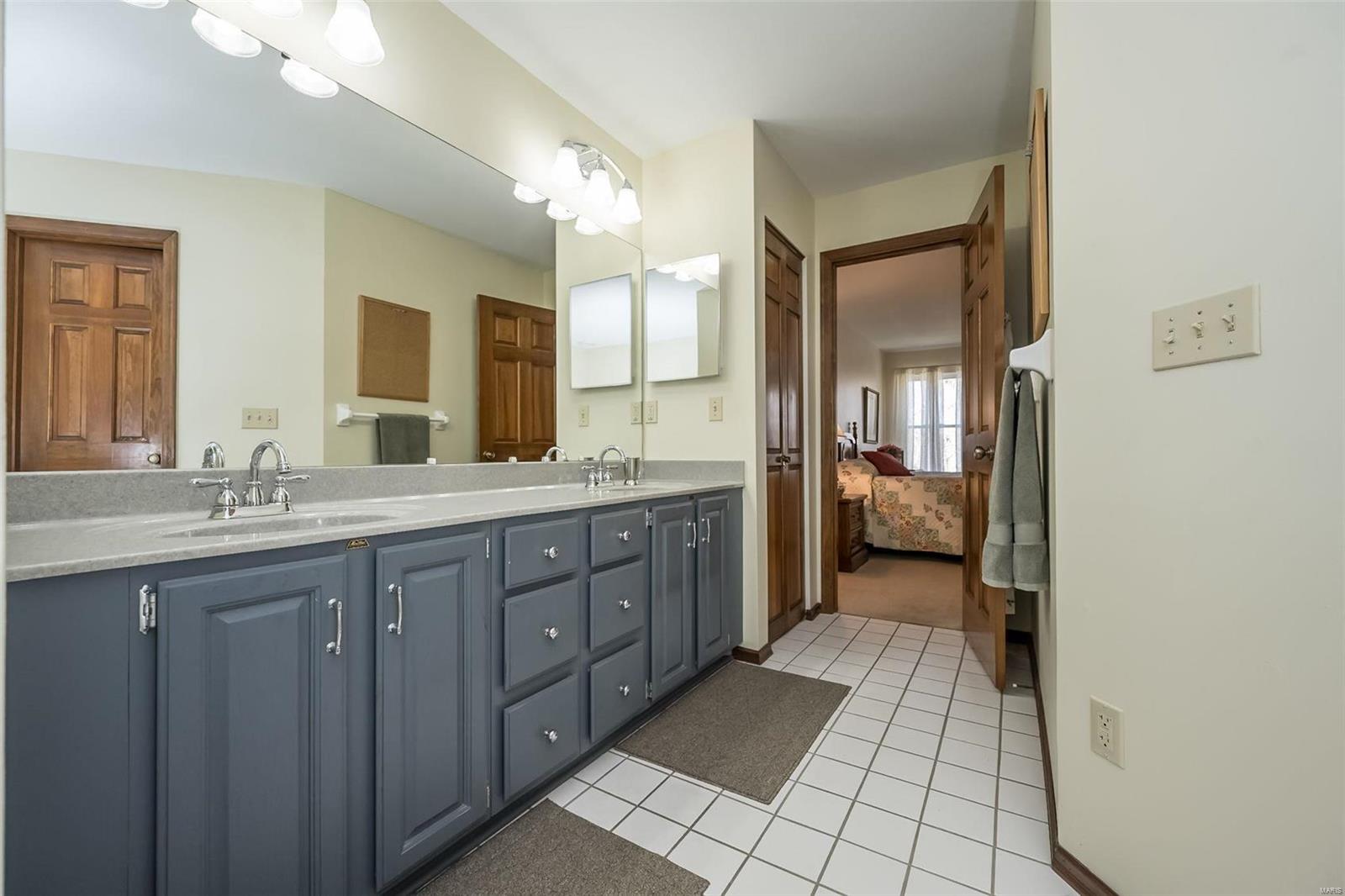 558 Oak Ridge Trails Court