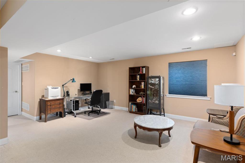 5617 S Magnolia Avenue