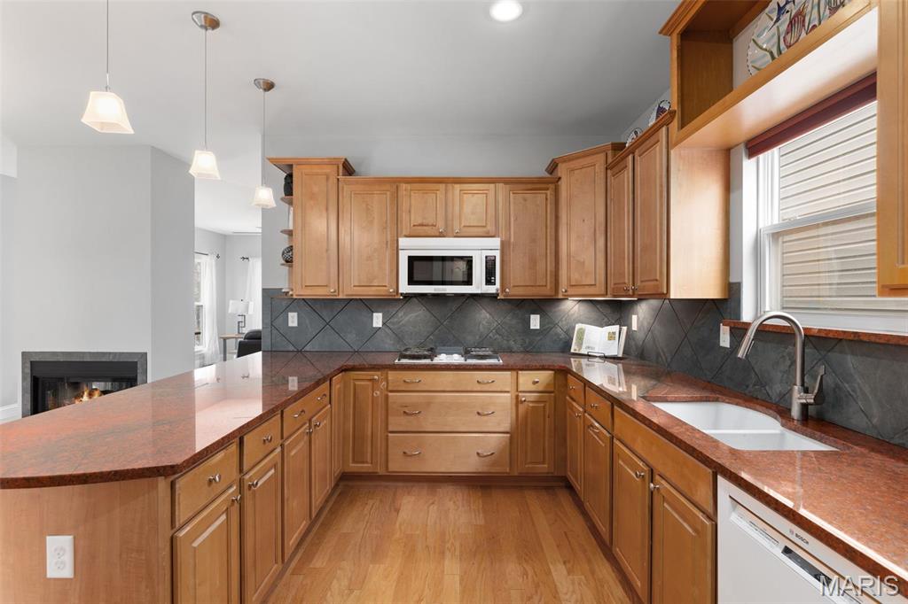 5617 S Magnolia Avenue