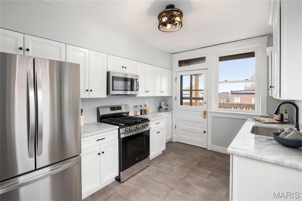 6305 Southwood Avenue Unit: 3W