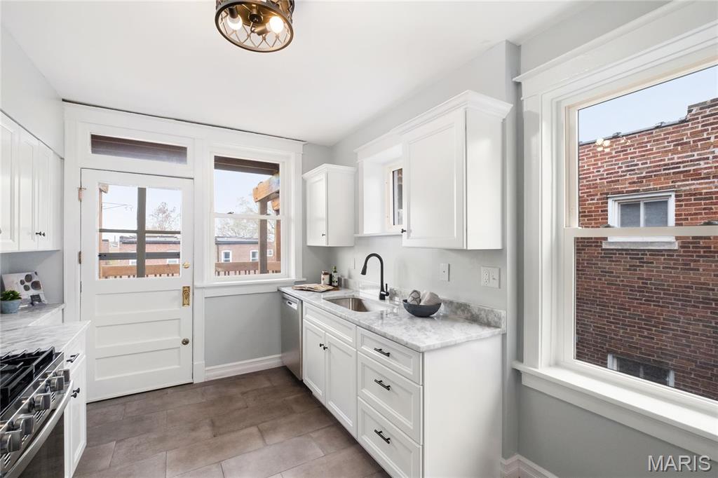 6305 Southwood Avenue Unit: 3W