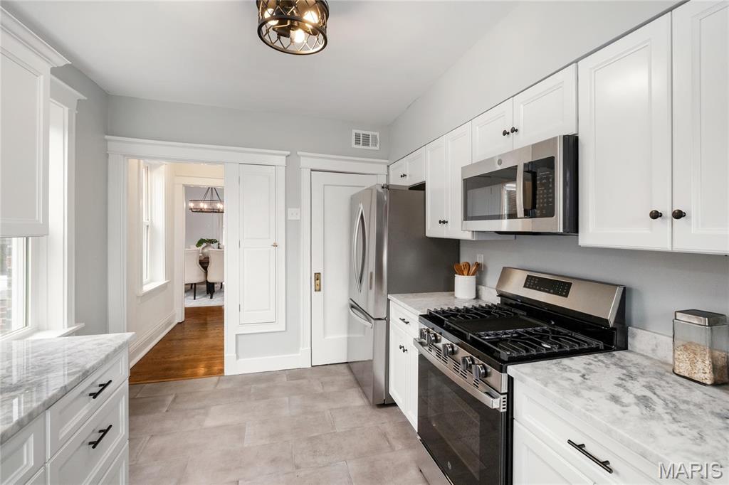 6305 Southwood Avenue Unit: 3W