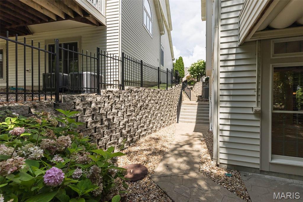 740 Stonebluff Court