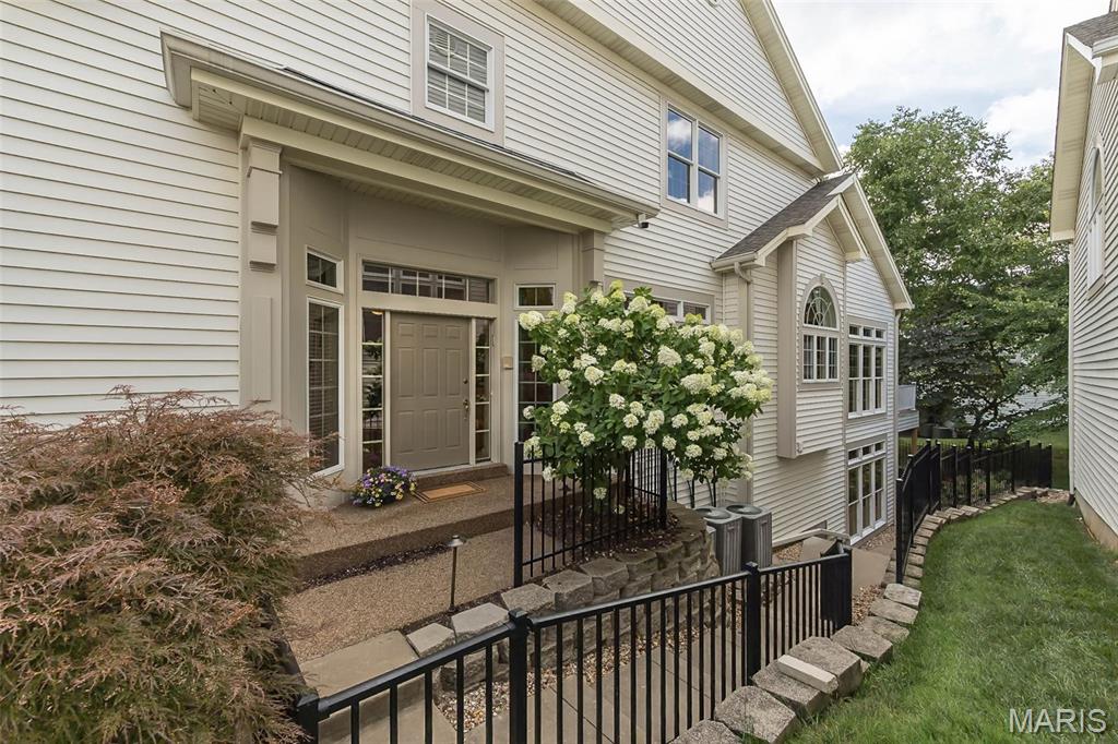 740 Stonebluff Court