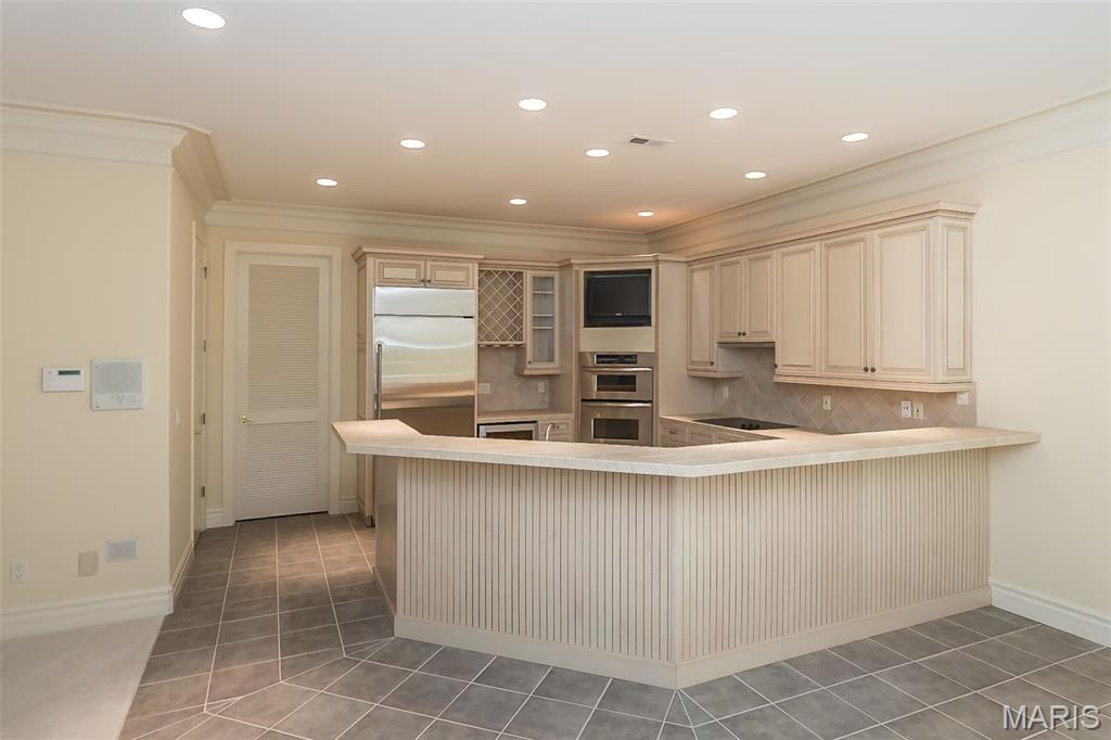 740 Stonebluff Court