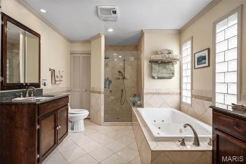 3 Huntleigh Trails Lane