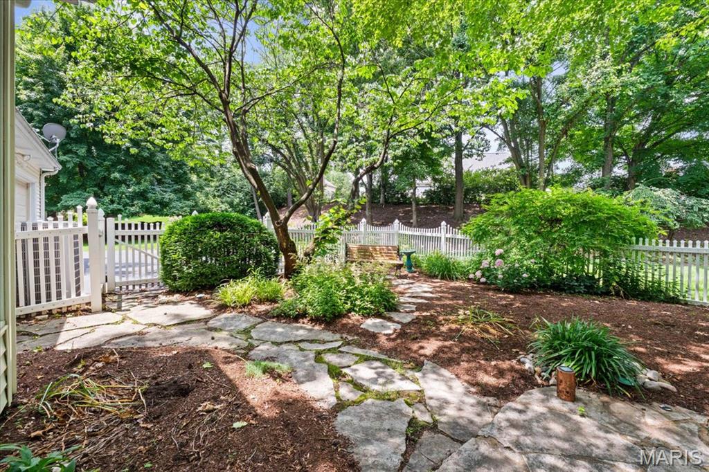 14 Cambridge Circle Court