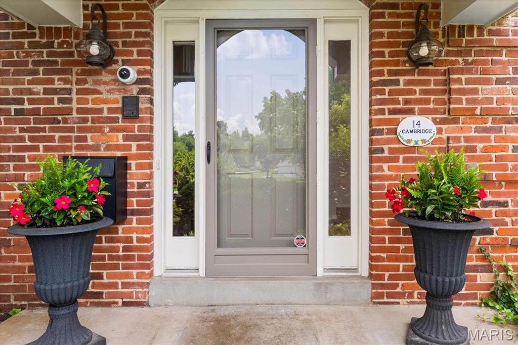 14 Cambridge Circle Court