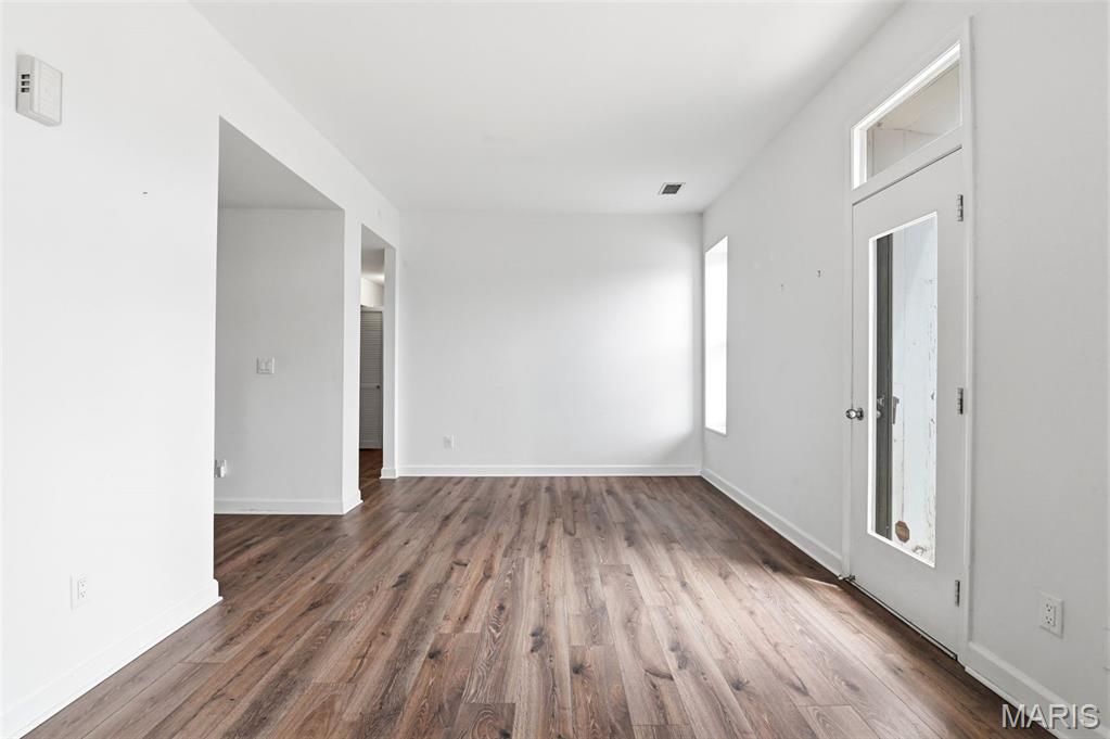 422 Lake Avenue Unit: 5