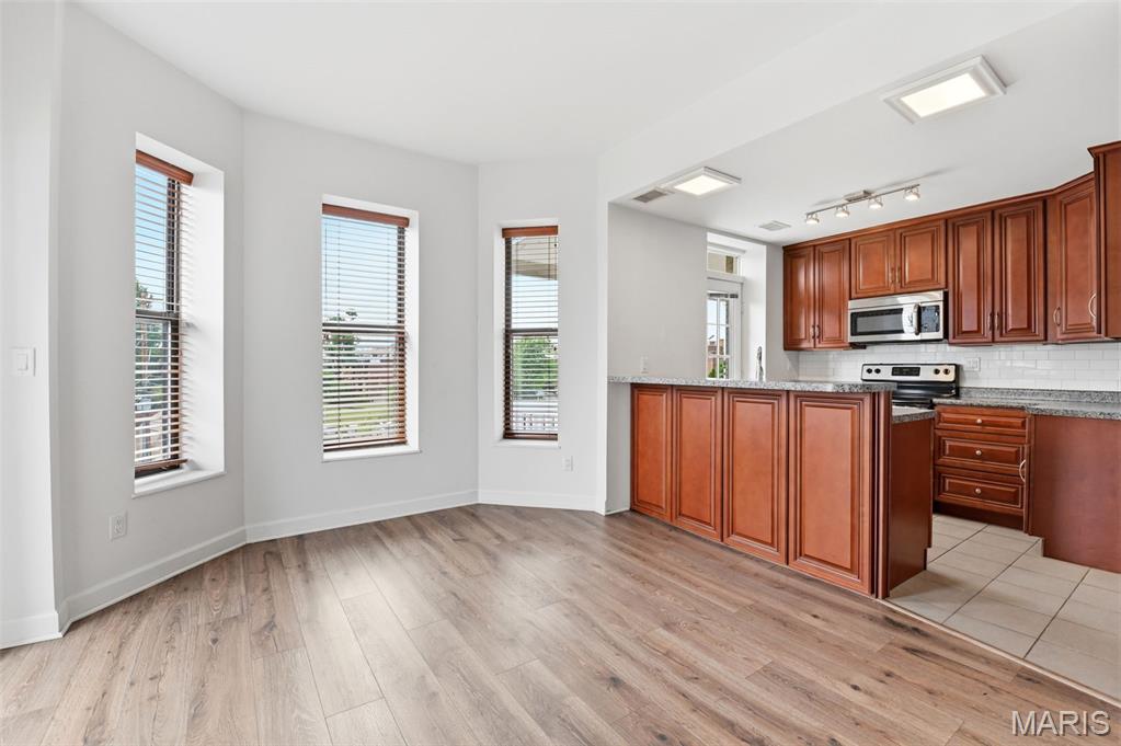 422 Lake Avenue Unit: 5