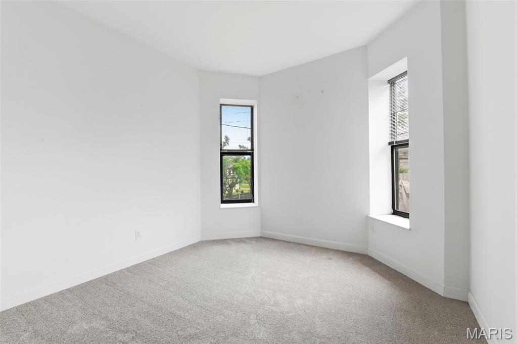 422 Lake Avenue Unit: 5
