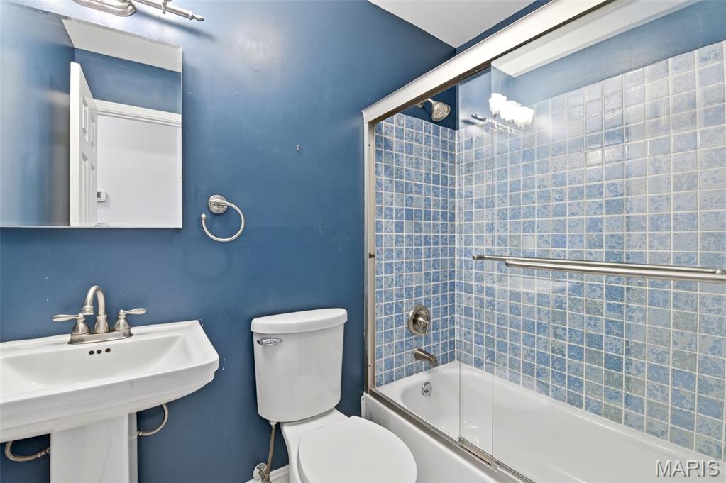 422 Lake Avenue Unit: 5