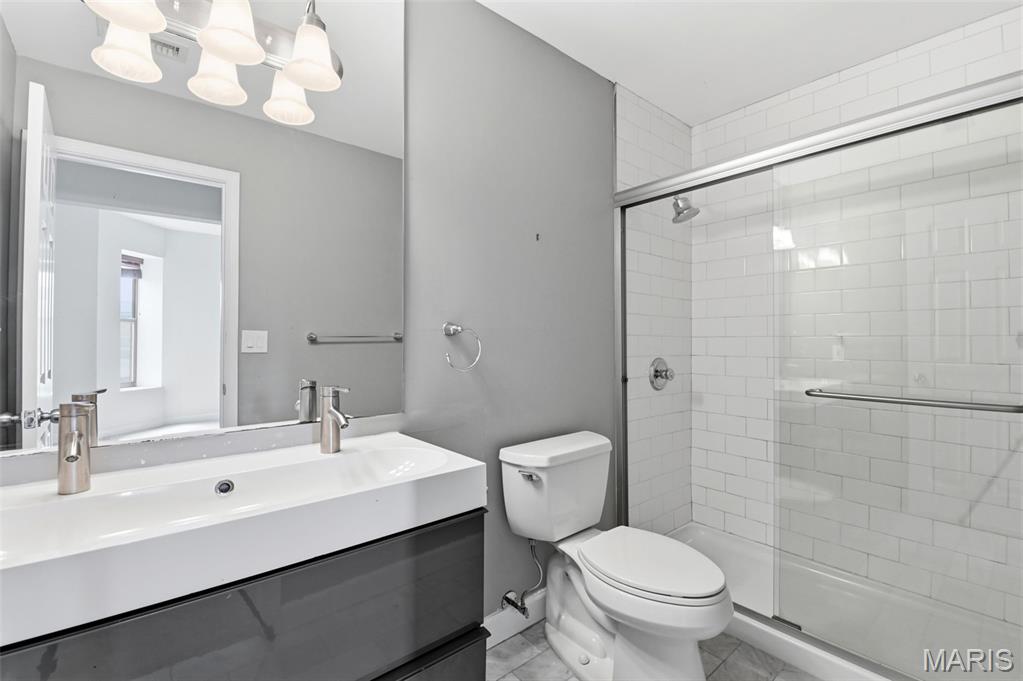 422 Lake Avenue Unit: 5