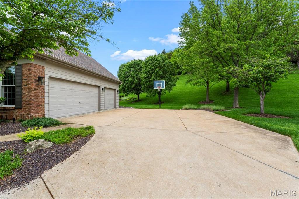 17903 White Robin Court